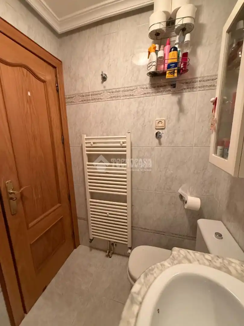 Baño de Piso en venta en Madrid con Calefacción y Amueblado