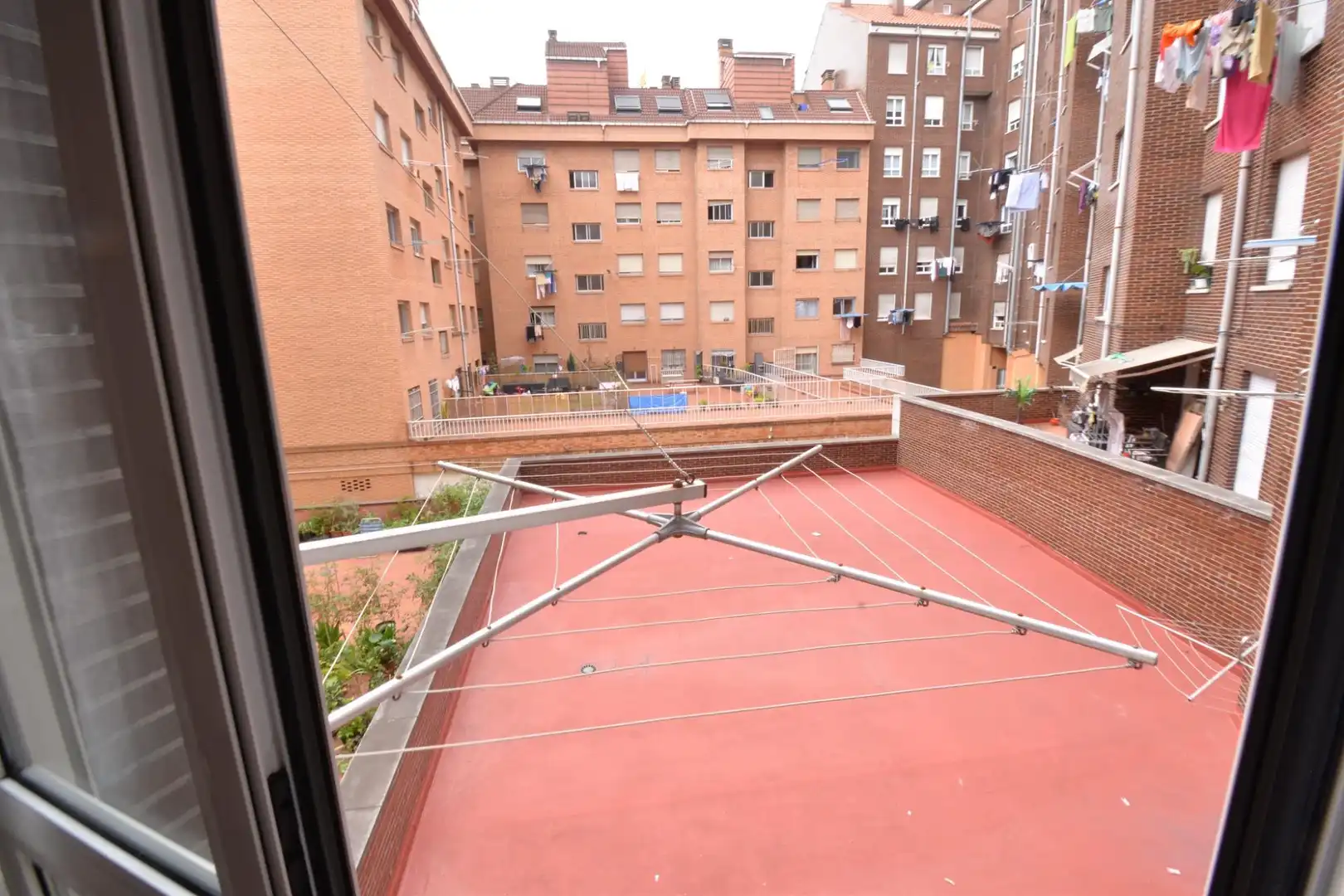 Vista exterior de Piso en venta en Oviedo  con Calefacción y Trastero