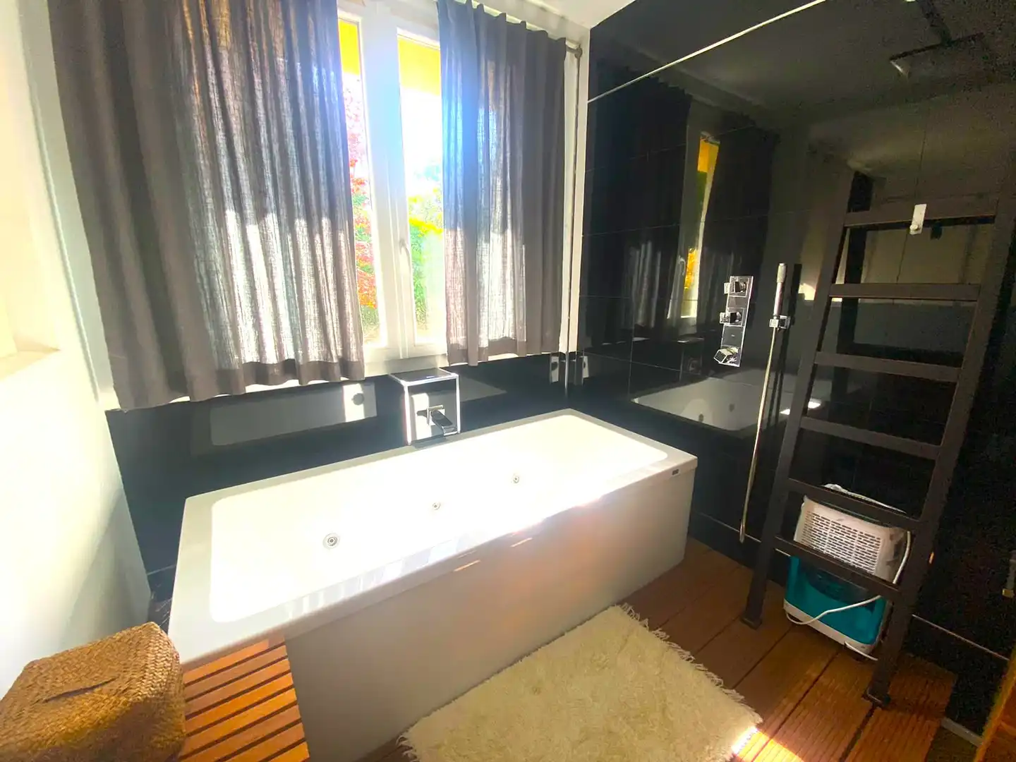 Bathroom of Houses for sale in Castro-Urdiales  with Heating, Private garden and Parquet flooring