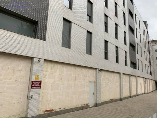 Local comercial en Alquiler en Calle Paseo del Prior en Universidad