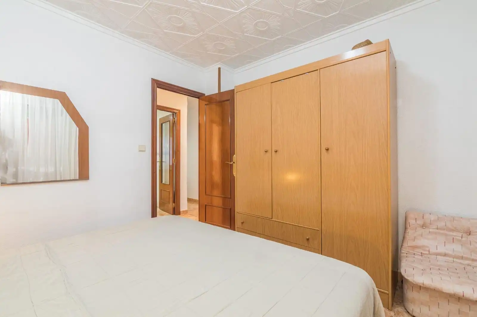 Dormitori de Apartament de lloguer en Torrevieja amb Calefacció, Terrassa i Moblat