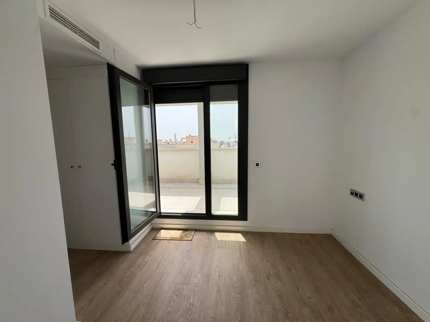 Dormitori de Àtic en venda en Bormujos amb Aire condicionat, Parquet i Terrassa