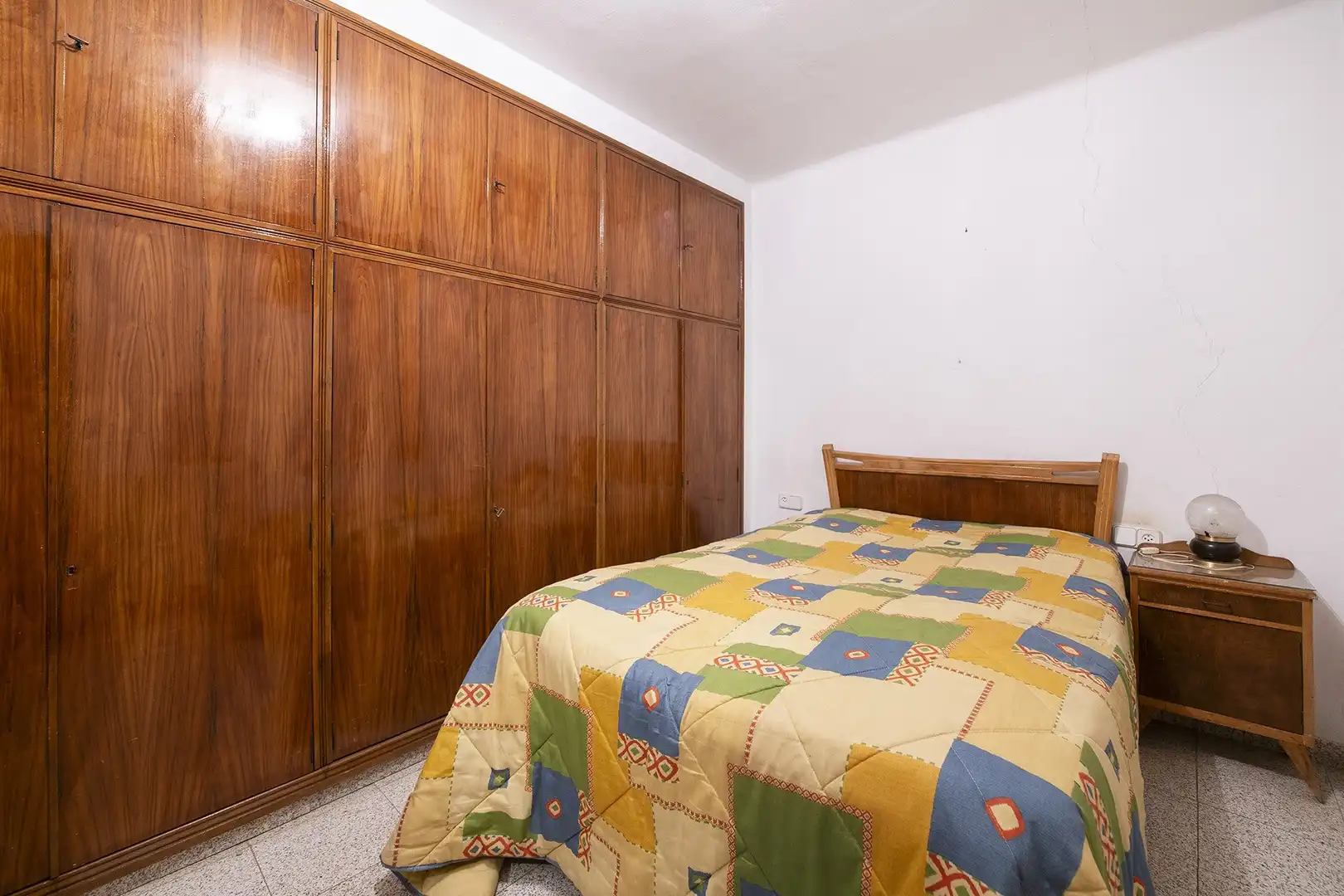 Dormitori de Casa adosada en venda en Banyoles amb Calefacció i Terrassa