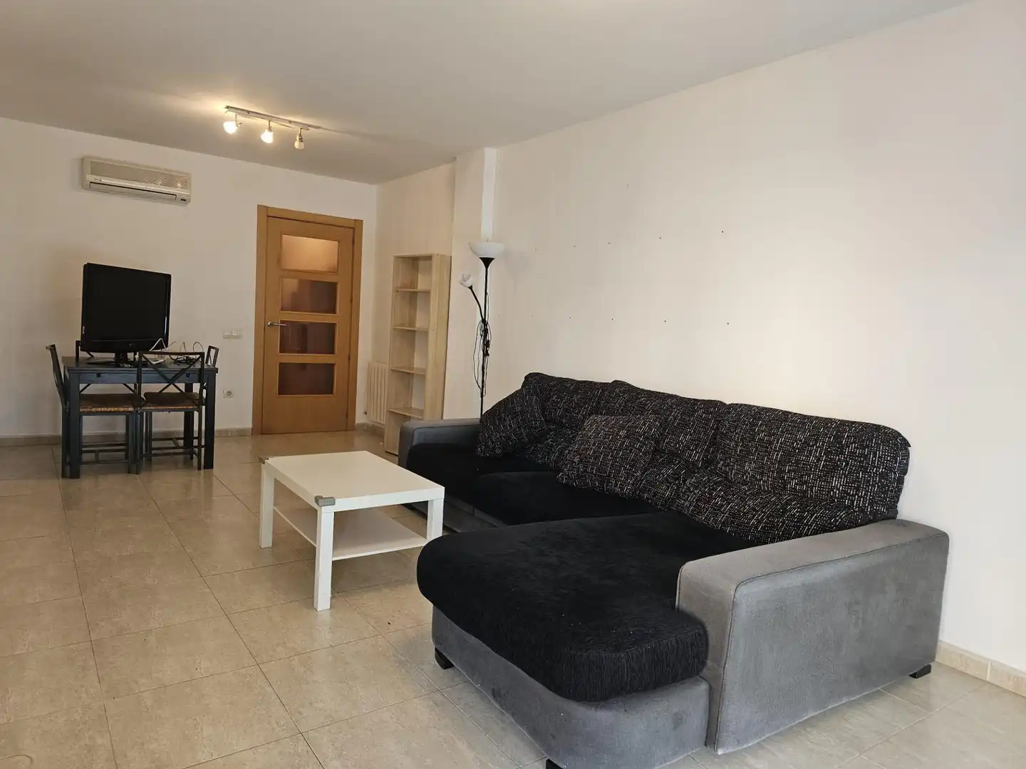 Living room of Flat for sale in Esparreguera  with Heating and Balcony
