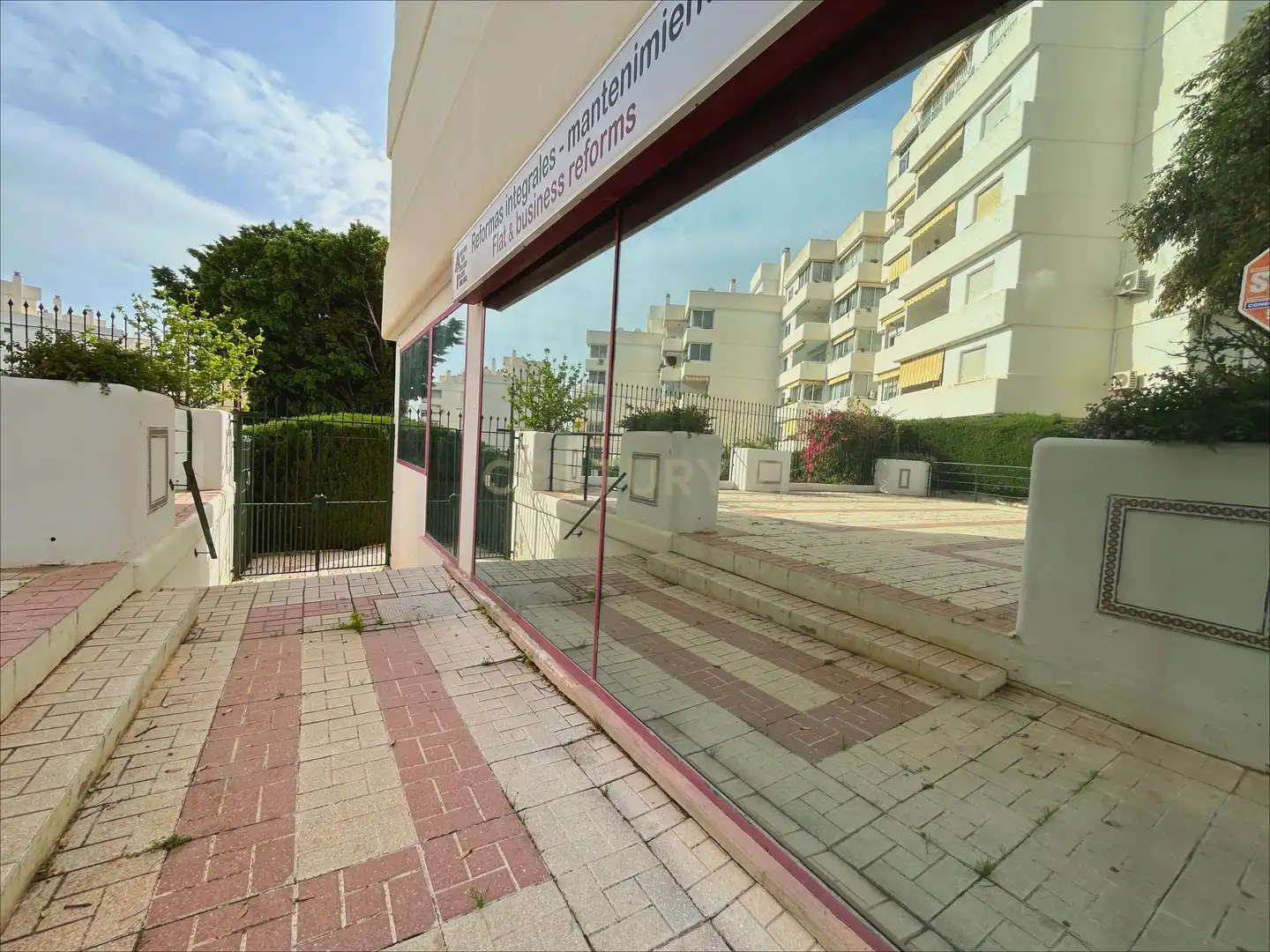 Vista exterior de Local en venta en Benalmádena