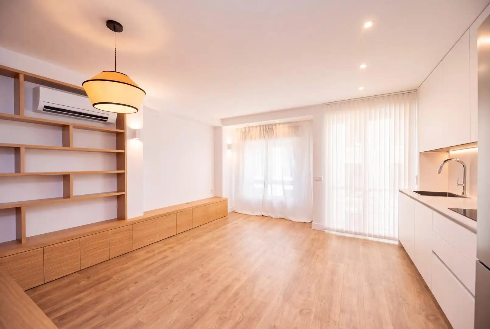 Sala de estar de Estudio de alquiler en Madrid con Aire acondicionado y Calefacción
