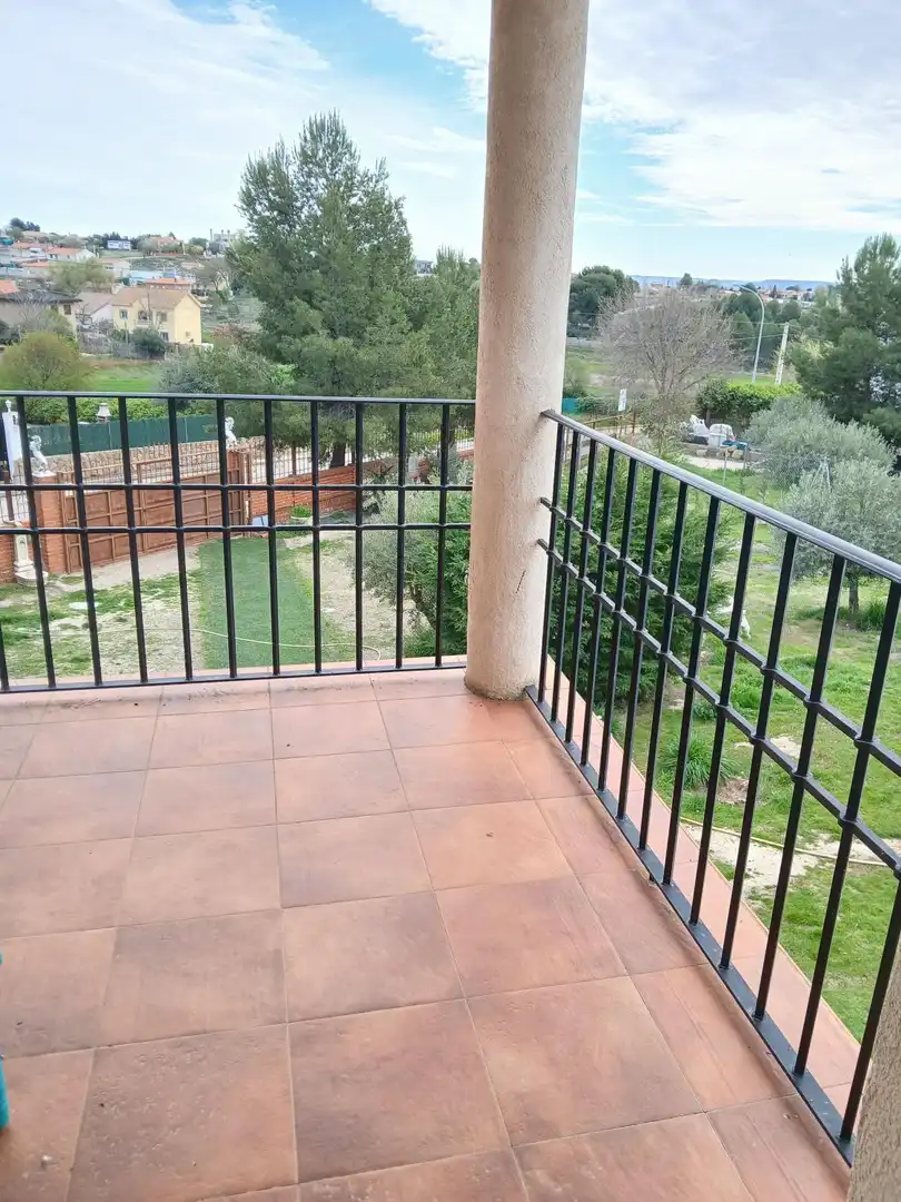 Houses for sale in Colmenar de Oreja