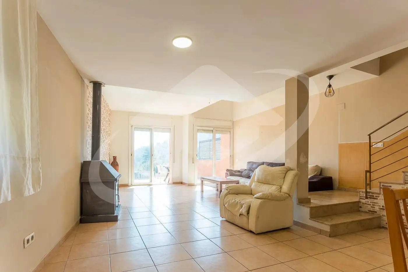Sala d'estar de Casa o xalet en venda en Castellar del Vallès amb Aire condicionat, Calefacció i Terrassa