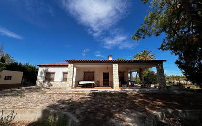 Vista exterior de Casa o xalet en venda en Elche / Elx amb Jardí privat