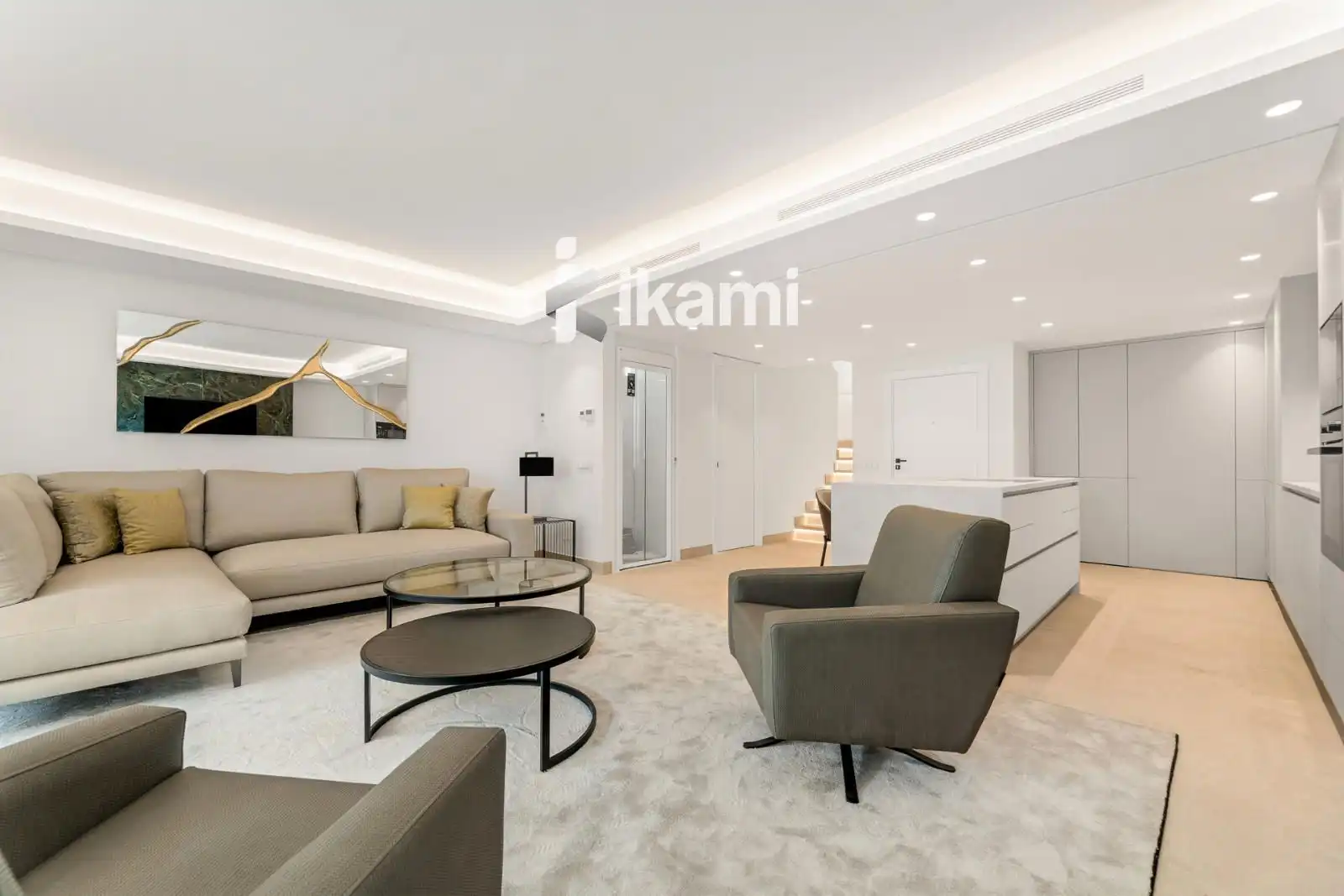 Sala de estar de Casa adosada en venta en Estepona con Aire acondicionado, Terraza y Piscina