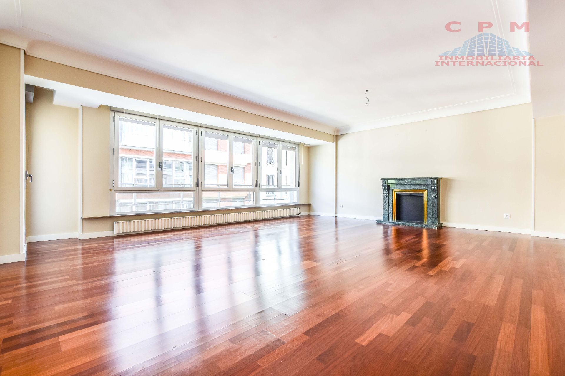 Sala d'estar de Pis en venda en  Madrid Capital amb Aire condicionat, Calefacció i Terrassa