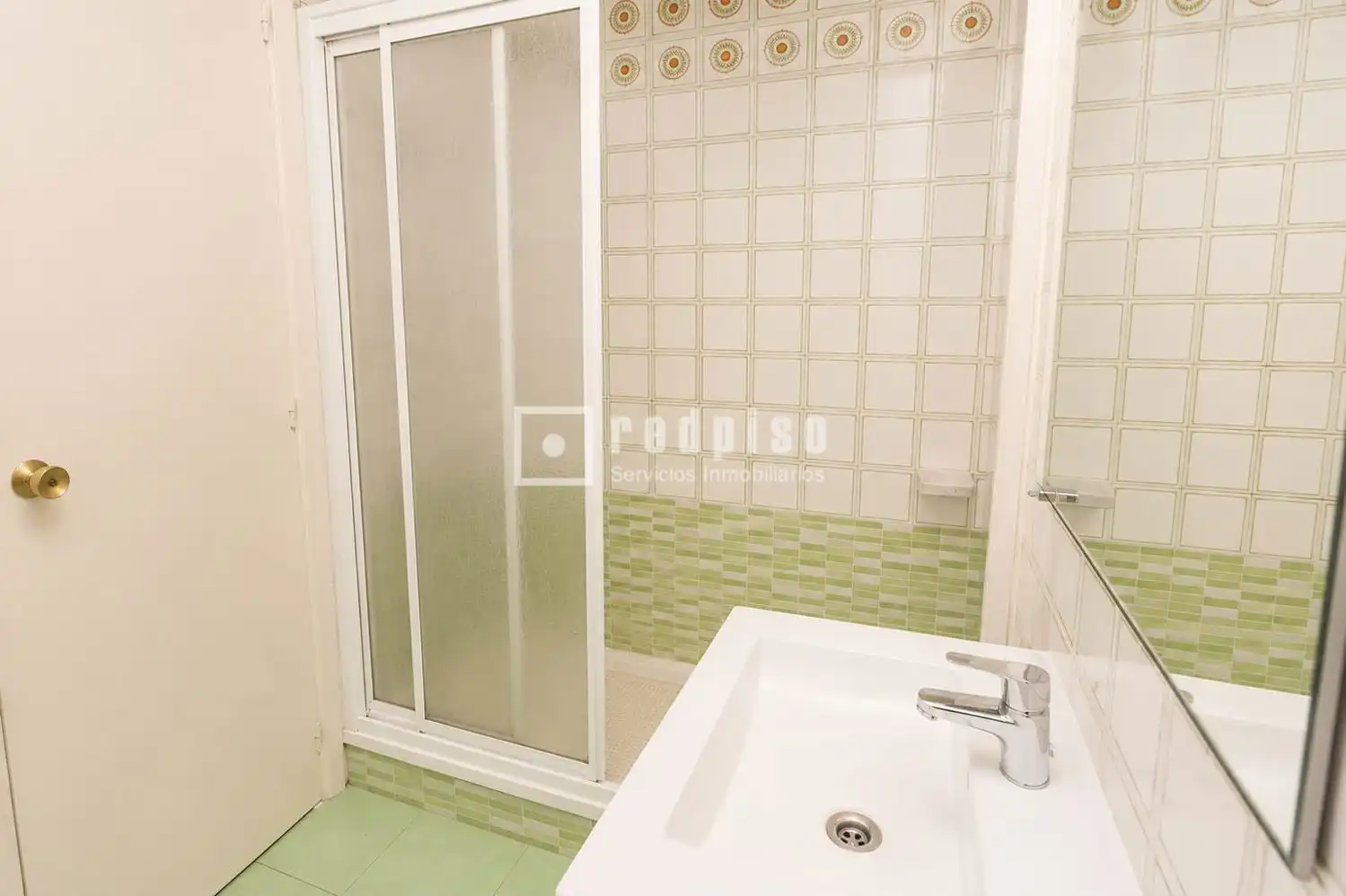 Habitación de Piso en venta en Madrid con Calefacción, Parquet y Terraza
