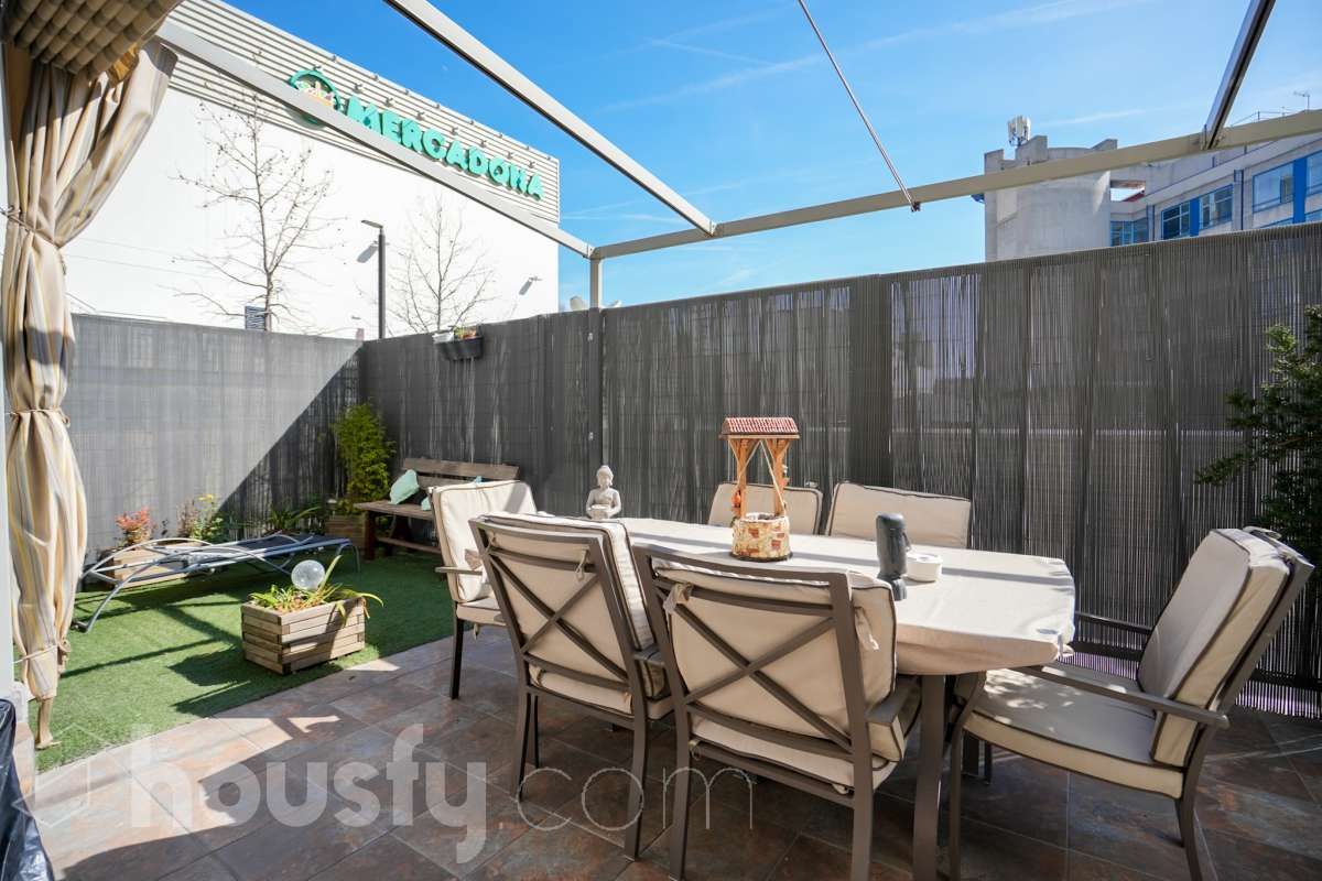 Piso en venta en Calle San Jenaro, Los Ángeles