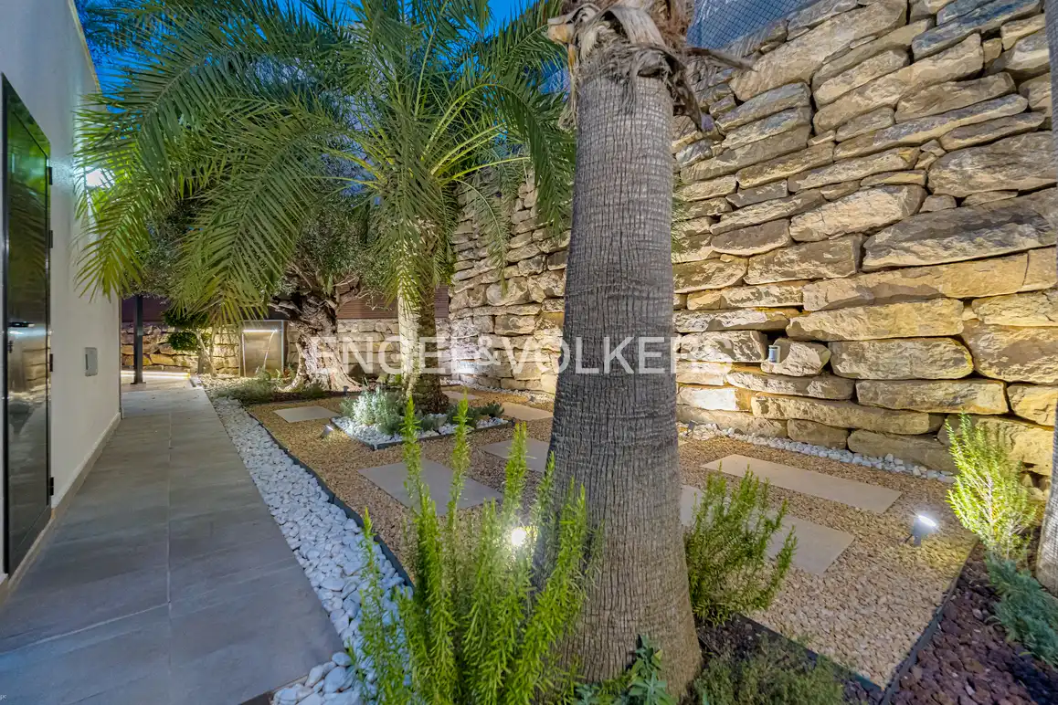 Detached house with pool for sale in Calle Copenhague, imagen 45