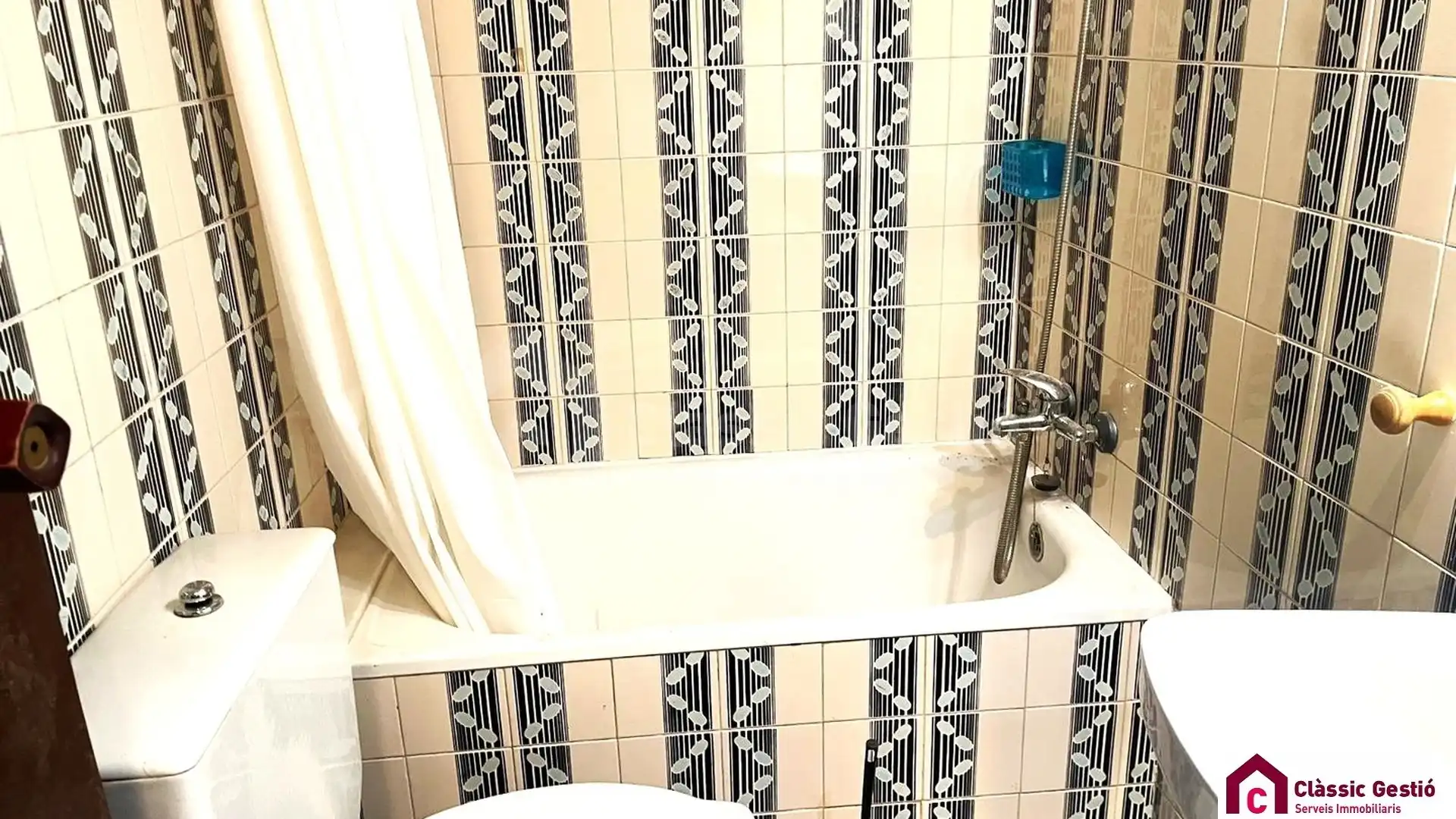 Bathroom of Lofts for sale in Casc Antic