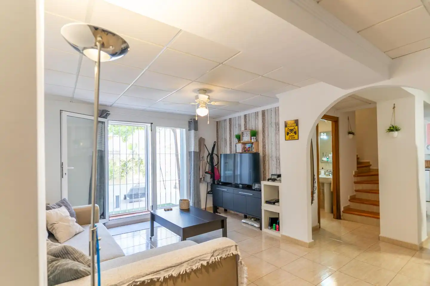 Wohnzimmer von Haus oder Chalet zum Verkauf in Santa Pola mit Klimaanlage, Privatgarten und Terrasse