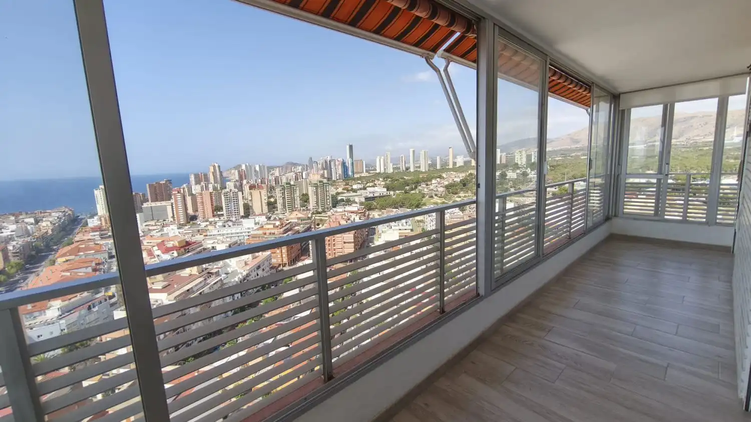 Terrasse von Wohnungen zur Miete in Benidorm mit Klimaanlage, Abstellraum und Möbliert