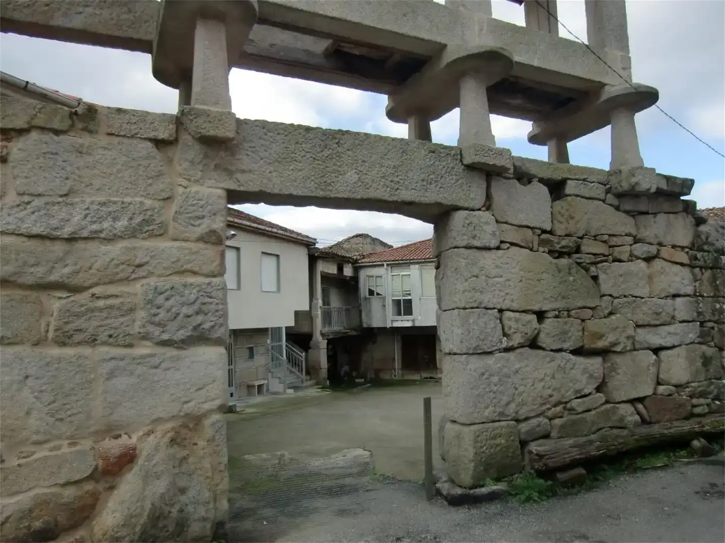 Vista exterior de Finca rústica en venda en Paderne de Allariz amb Balcó