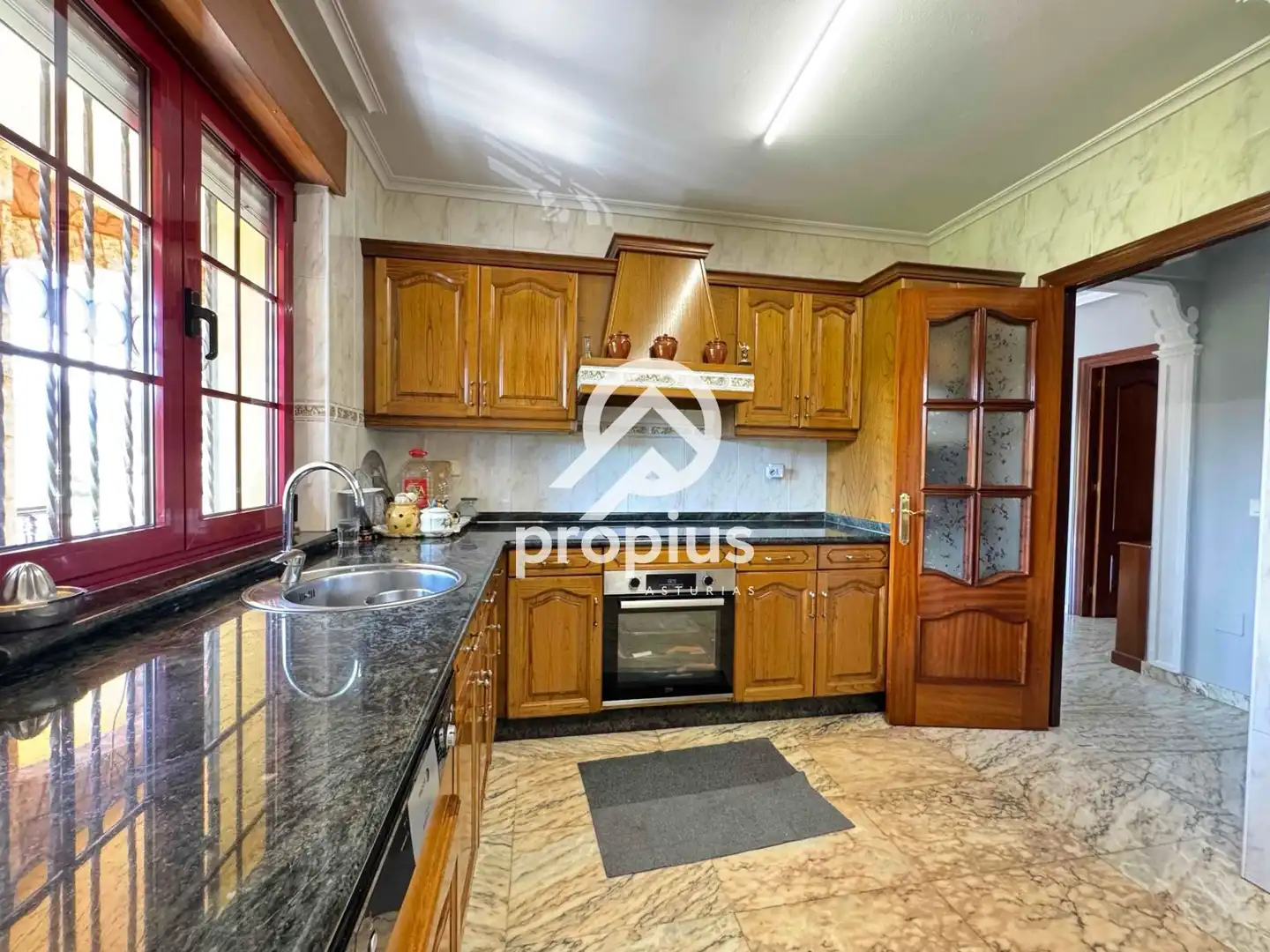 Cocina de Casa o chalet en venta en Avilés con Calefacción, Jardín privado y Parquet