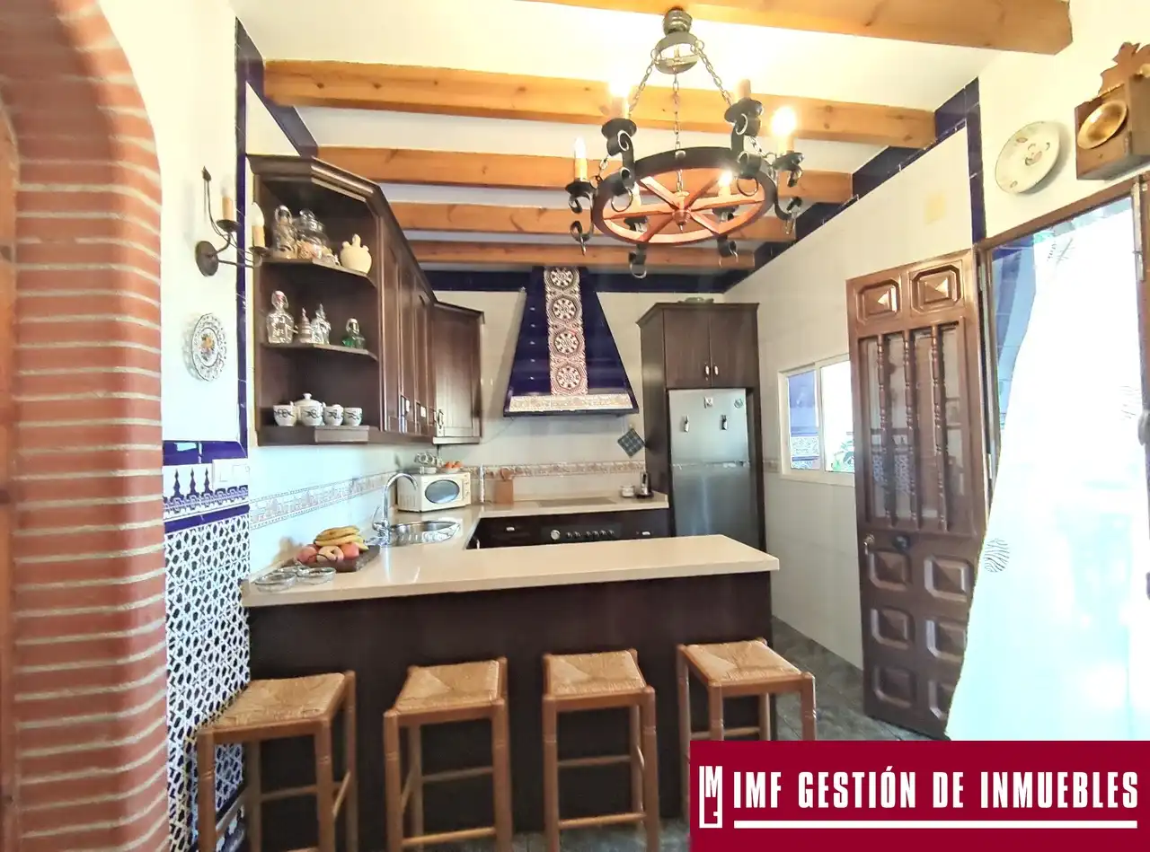 Cocina de Finca rústica en venta en Canillas de Aceituno con Jardín privado, Terraza y Amueblado