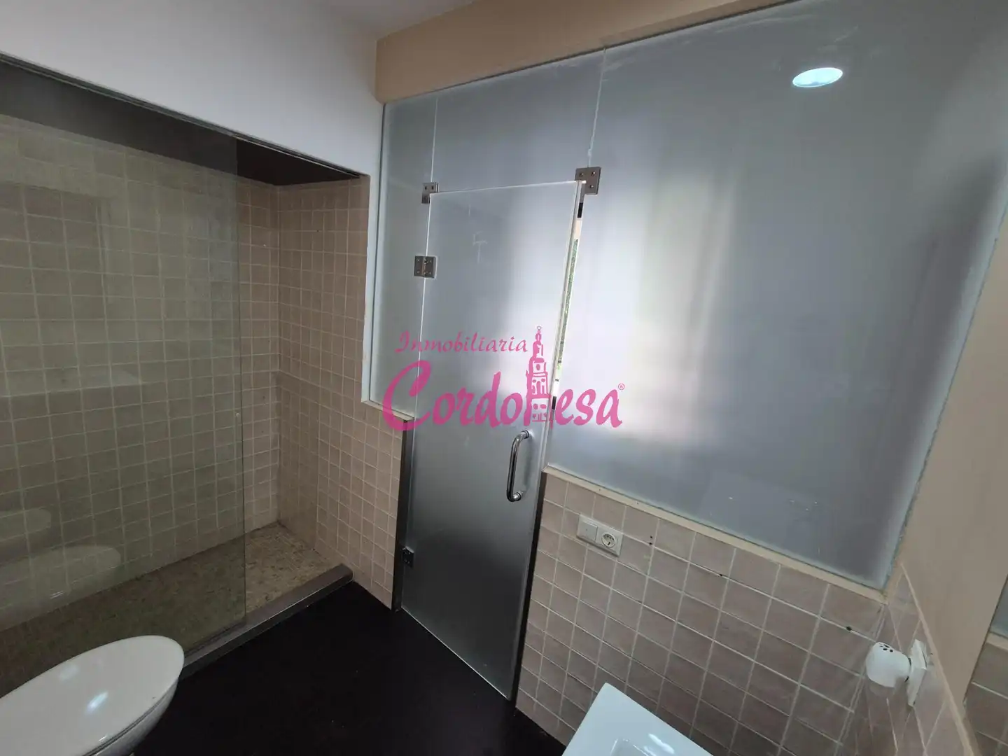 Baño de Local de alquiler en Córdoba
