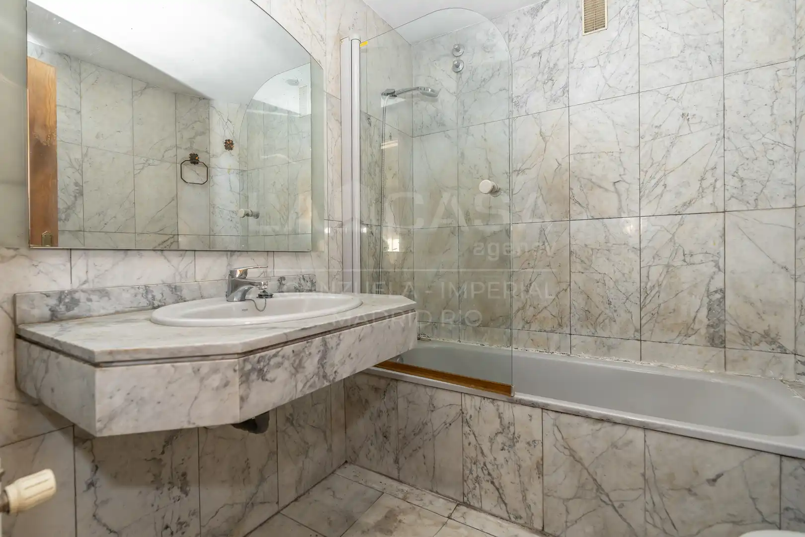 Bathroom of Flat for sale in Madrid  with Heating, Terrace and Balcony