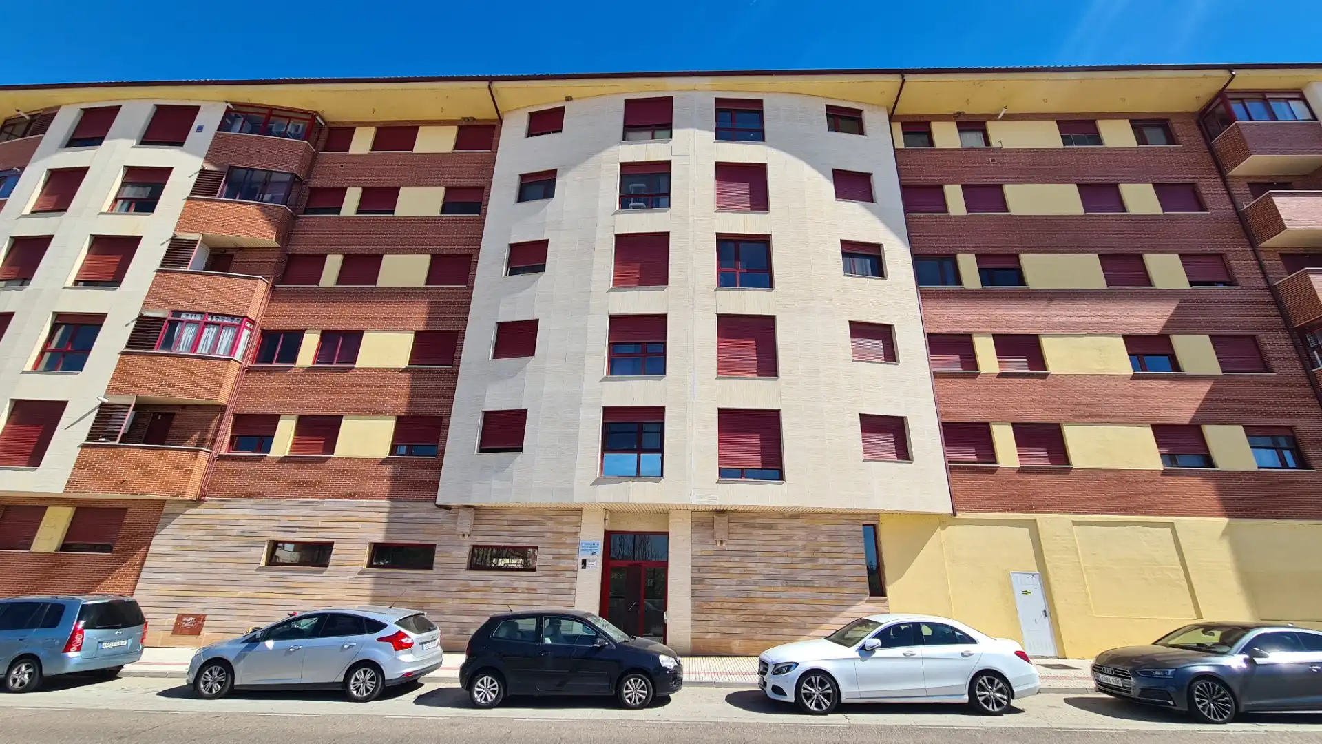 Appartamento con terrazza in vendita a Calle de Cabañales 55, imagen 2
