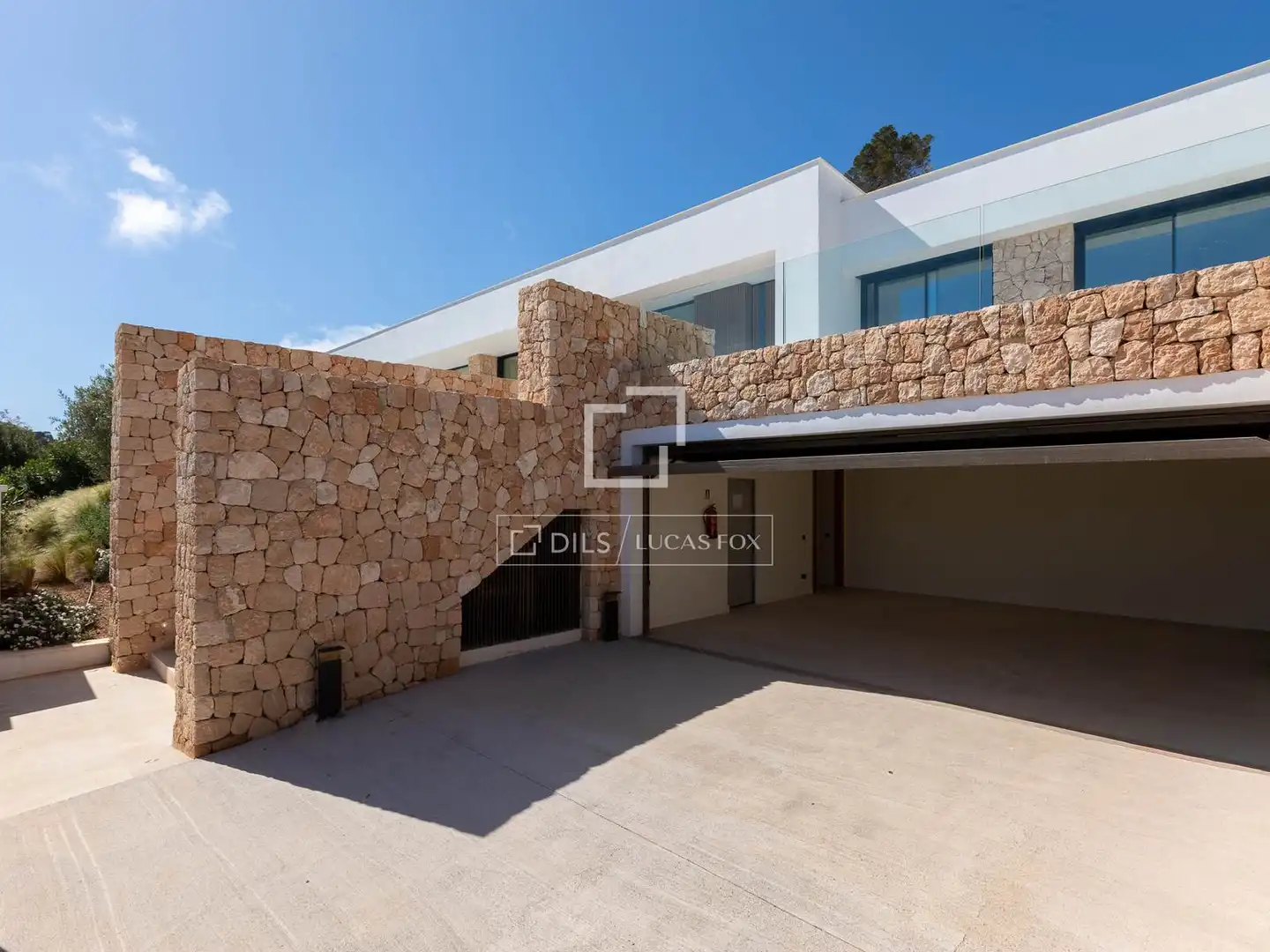 Vista exterior de Casa o chalet en venta en Santa Eulària des Riu con Aire acondicionado, Jardín privado y Terraza