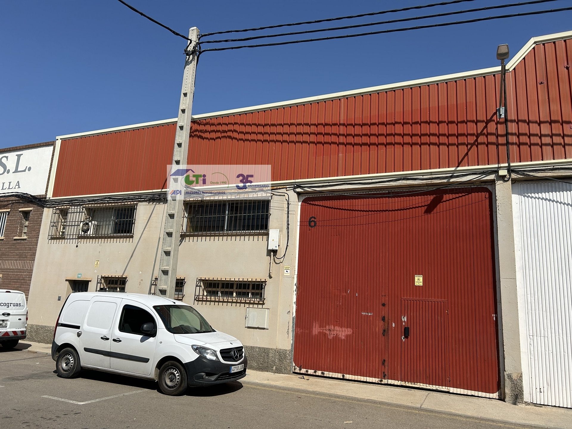 Vista exterior de Nau industrial de lloguer en María de Huerva