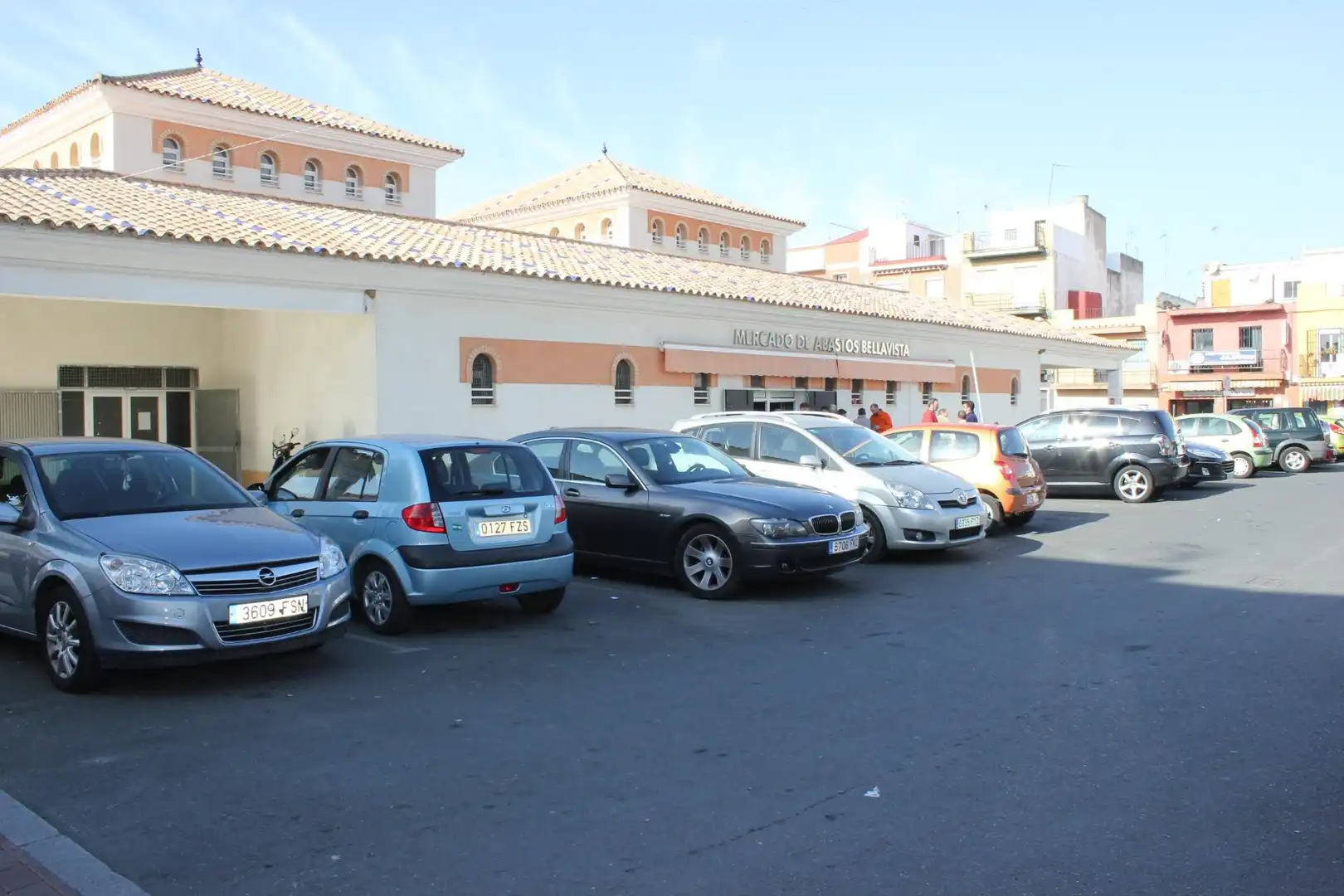 Aparcament de Pis en venda en Sevilla amb Aire condicionat, Terrassa i Moblat