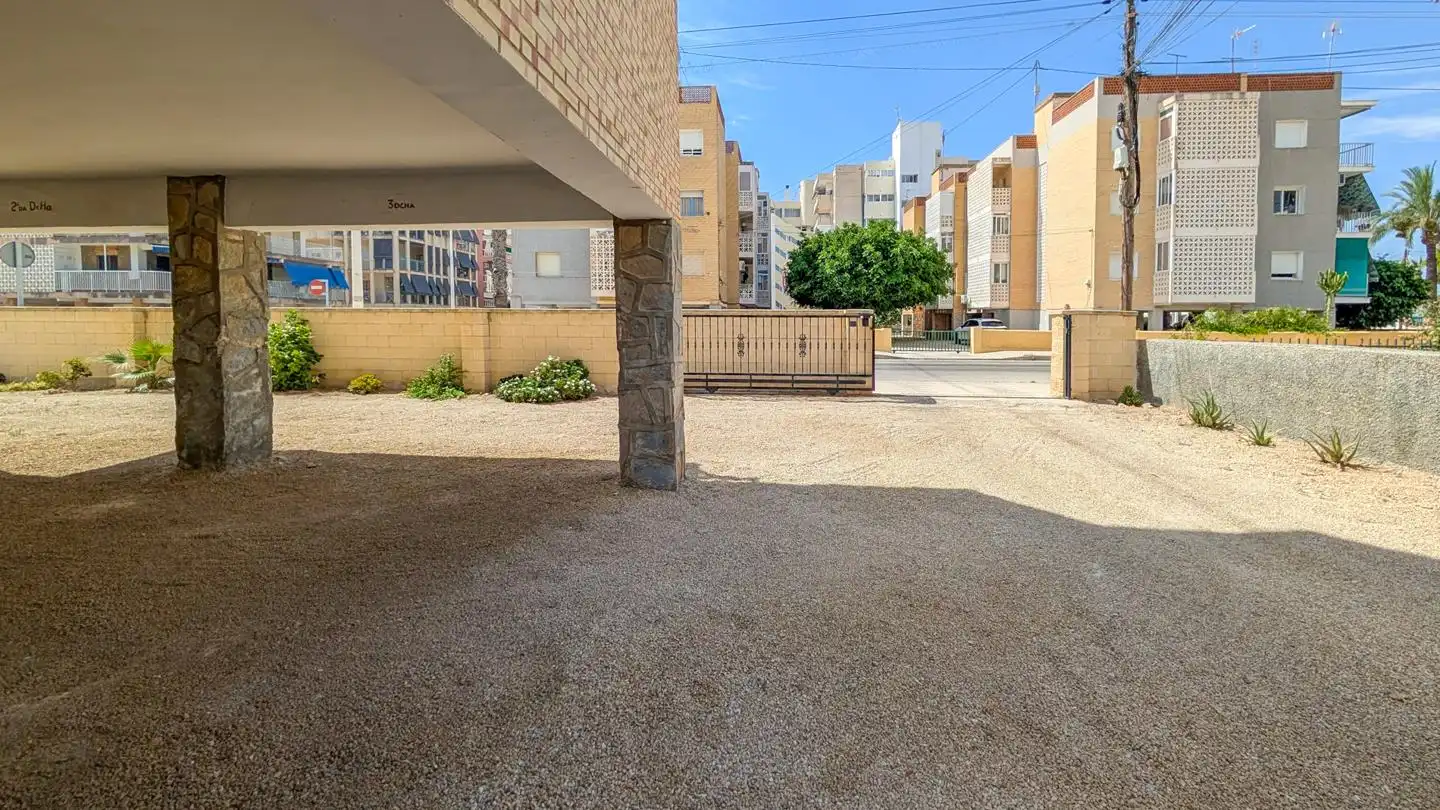 Parking de Piso en venta en Santa Pola con Terraza, Trastero y Amueblado