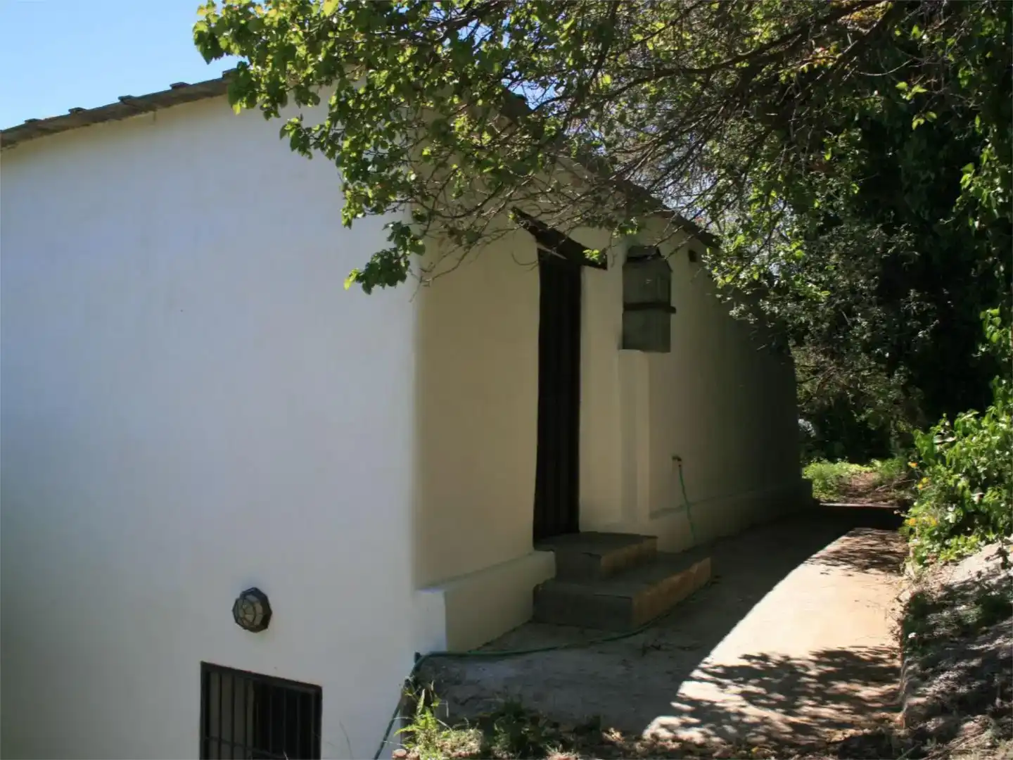 Vista exterior de Finca rústica en venda en Carataunas amb Balcó