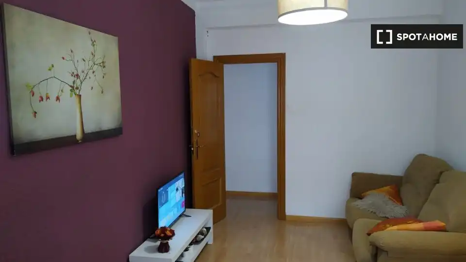 Flat for share in Zaragoza  with Air Conditioner, Heating and Furnished