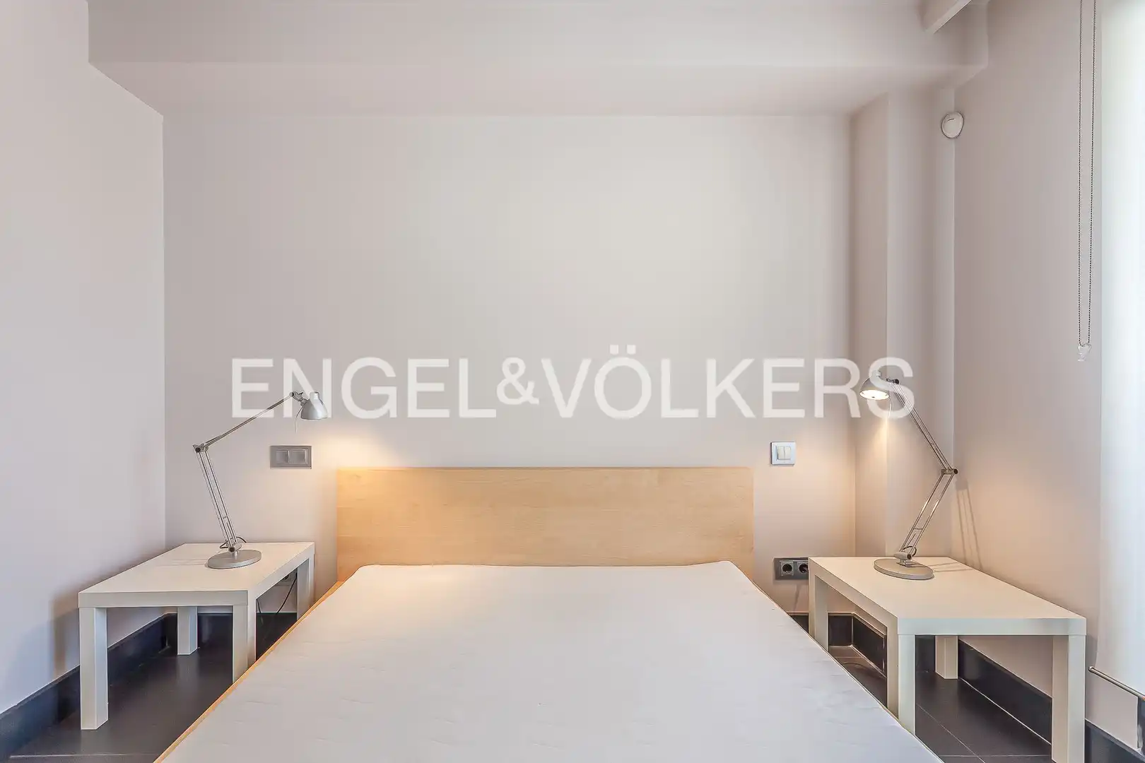Schlafzimmer von Wohnung zur Miete in Madrid mit Klimaanlage, Heizung und Balkon