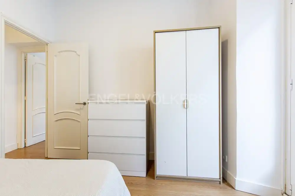 Schlafzimmer von Wohnung zur Miete in Madrid mit Klimaanlage, Heizung und Möbliert