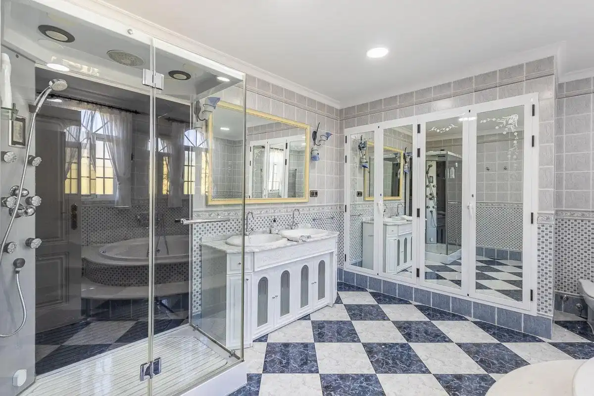 Baño de Casa o chalet en venta en Ítrabo con Calefacción, Jardín privado y Terraza