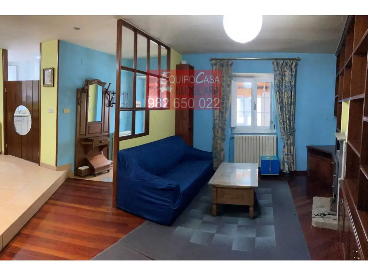Sala de estar de Casa o chalet en venta en Lugo con Calefacción, Parquet y Amueblado