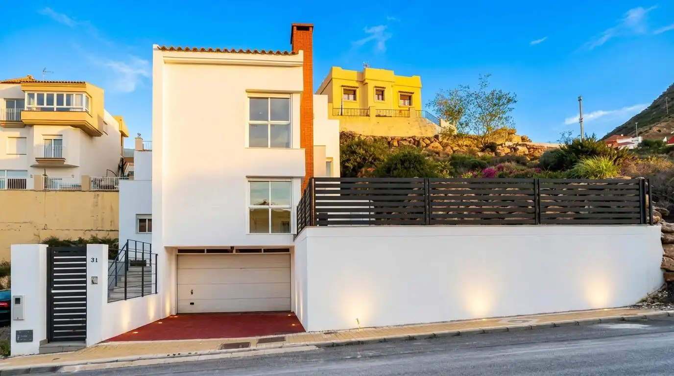 Vista exterior de Casa o chalet en venta en Vícar con Terraza y Piscina comunitaria