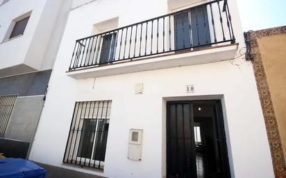 Vista exterior de Casa o xalet en venda en Montijo amb Terrassa i Balcó