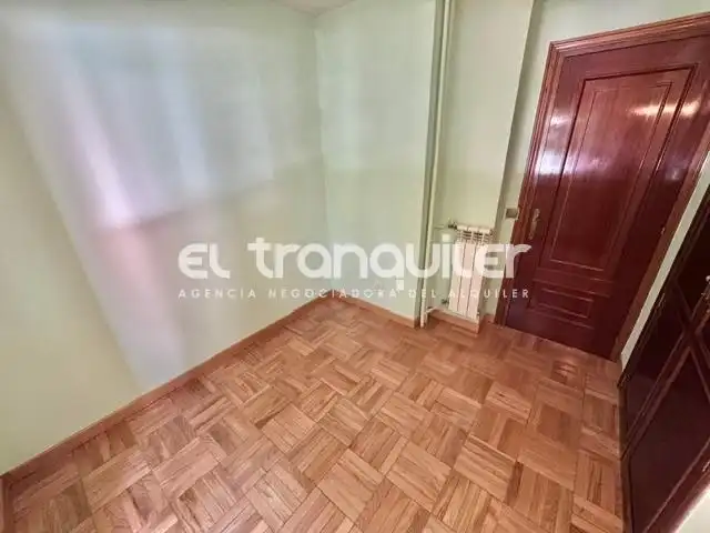 Schlafzimmer von Wohnung zur Miete in Móstoles mit Klimaanlage, Parkett und Terrasse