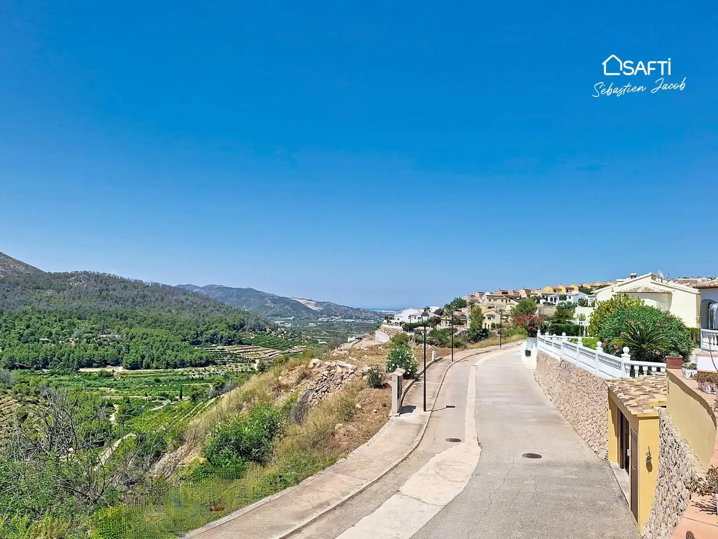 Vista exterior de Casa o xalet en venda en Ador amb Terrassa i Piscina