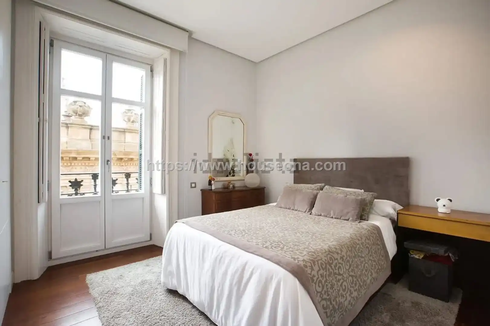 Schlafzimmer von Maisonette zum Verkauf in Bilbao  mit Abstellraum, Möbliert und Balkon