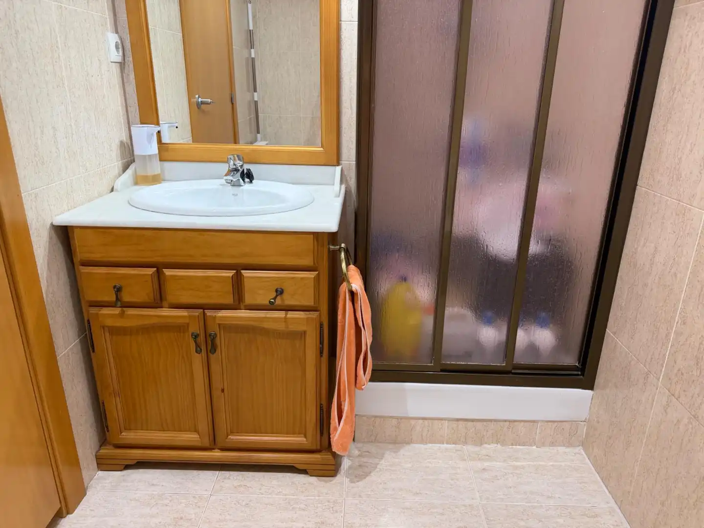 Badezimmer von Wohnung zum Verkauf in Mataró mit Klimaanlage, Heizung und Parkett