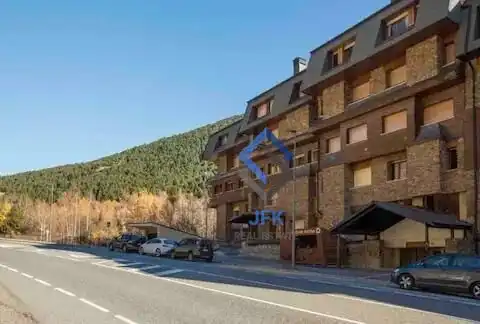 Vista exterior de Piso en venta en Canillo con Calefacción, Terraza y Trastero