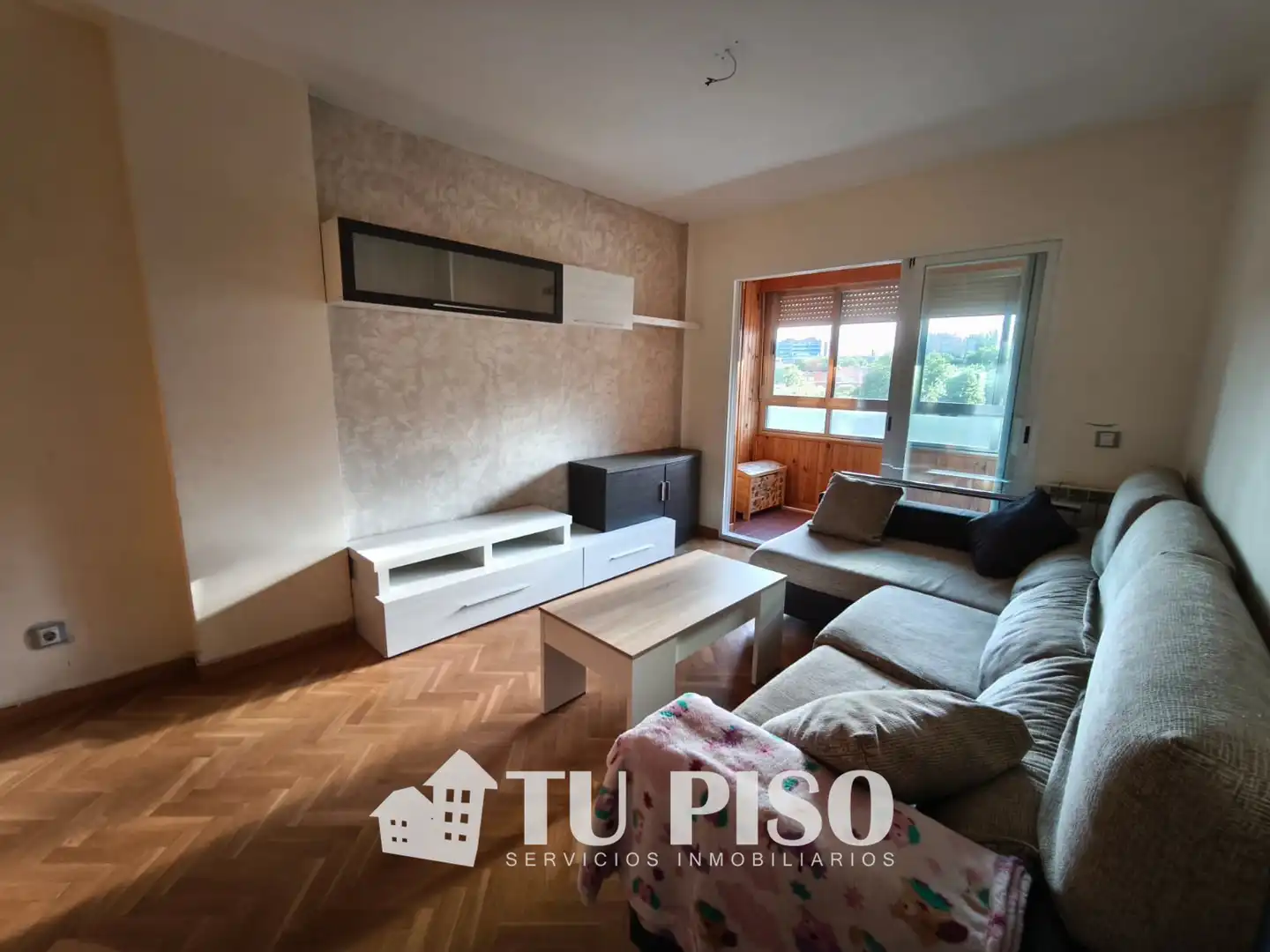 Sala de estar de Piso en venta en Fuenlabrada con Calefacción, Parquet y Terraza