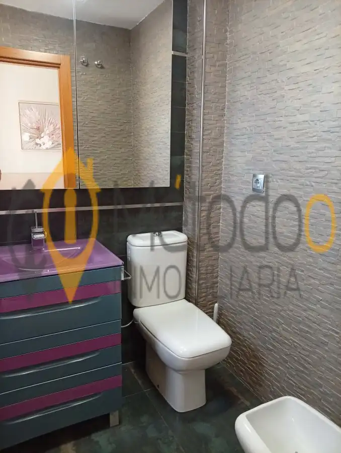 Bathroom of Flat for rent in Sevilla  with Air Conditioner, Heating and Parquet flooring