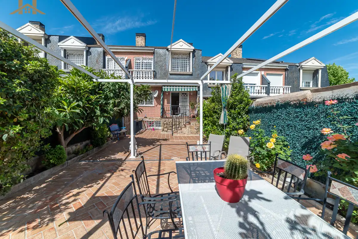Terrace of Houses for sale in Arroyomolinos (Madrid)  with Air Conditioner, Heating and Private garden