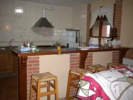 Cuina de Casa o xalet en venda en Villamañán amb Calefacció, Jardí privat i Parquet