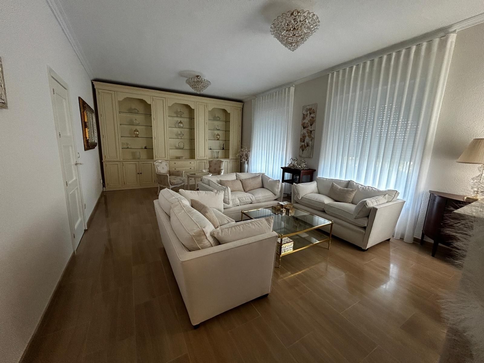 Sala d'estar de Casa o xalet en venda en  Córdoba Capital amb Aire condicionat