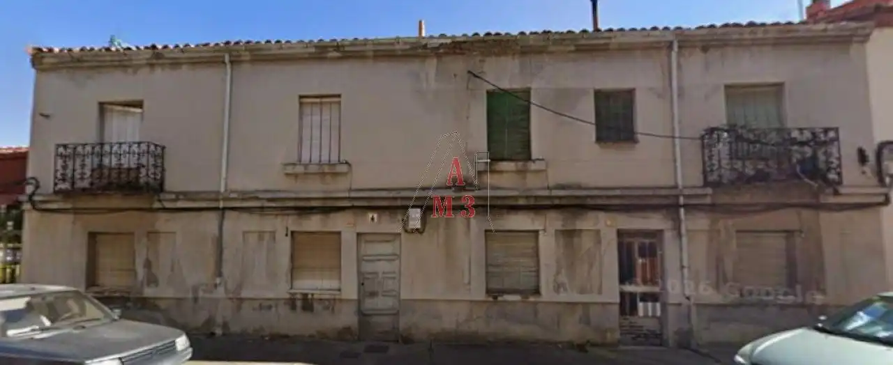 Casa con jardín en venta en Trobajo del Camino
